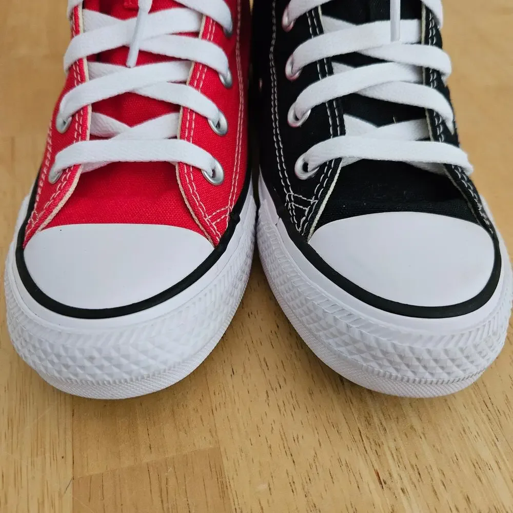 Converse Chuck Taylor All Star High Top Sneakers One Red One Black Sz M5 W7 EUC
